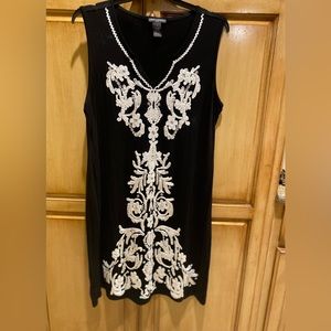 Chelsea & Theodore Plus Size Black Sleeveless Dress